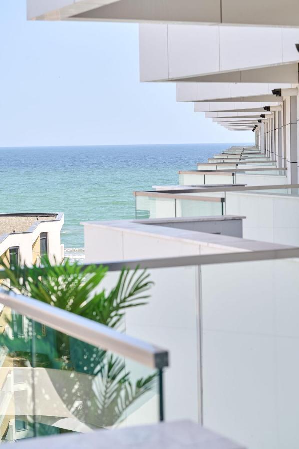 Apartment Bya Sea In Infinity Beach Pool